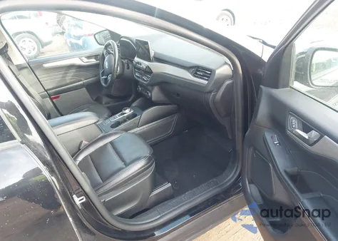 2021 Ford Escape Sel z USA, uszkodzony, nr VIN 1FMCU0H64MUA56947